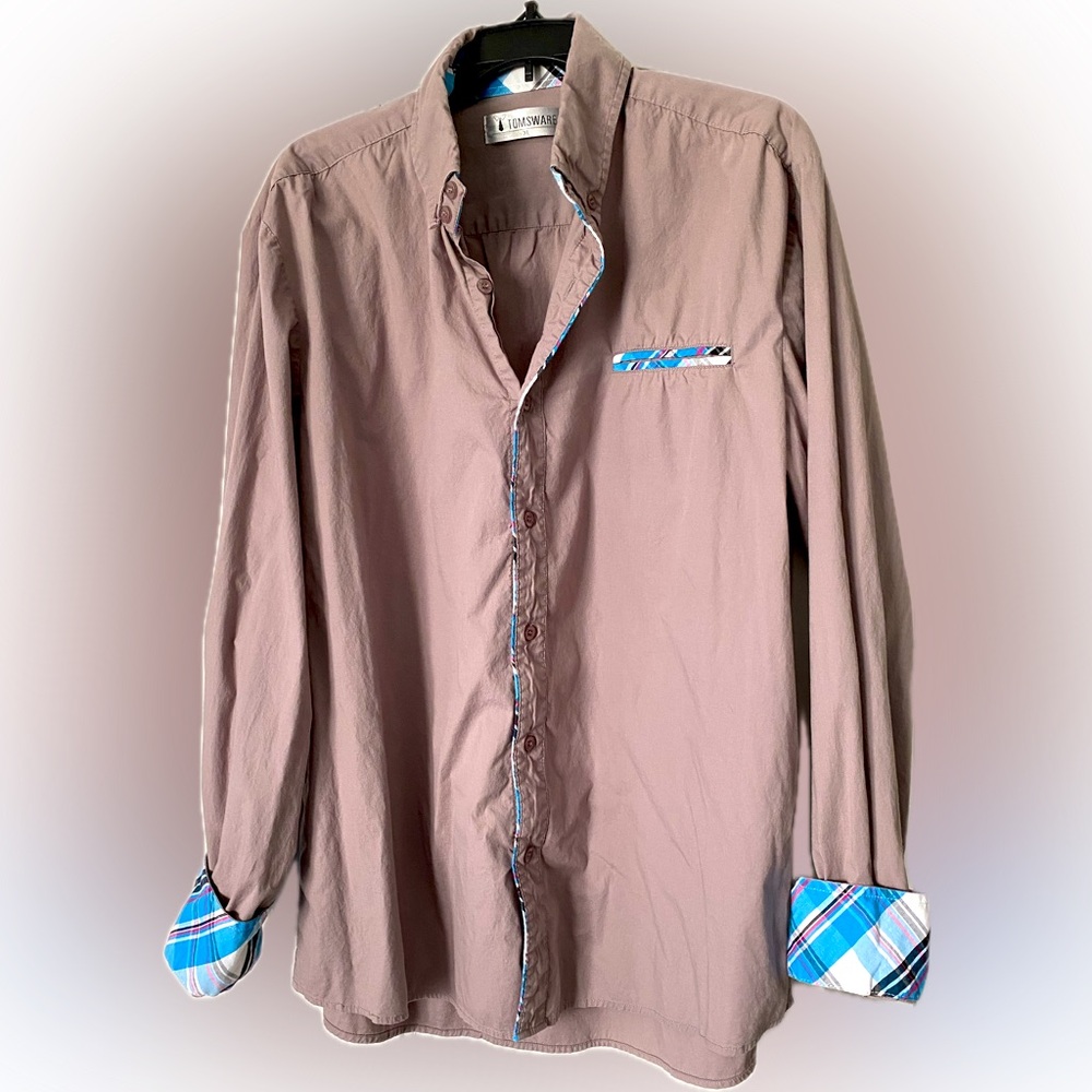 Men’s long sleeve casual shirt.  Gray.  Size large